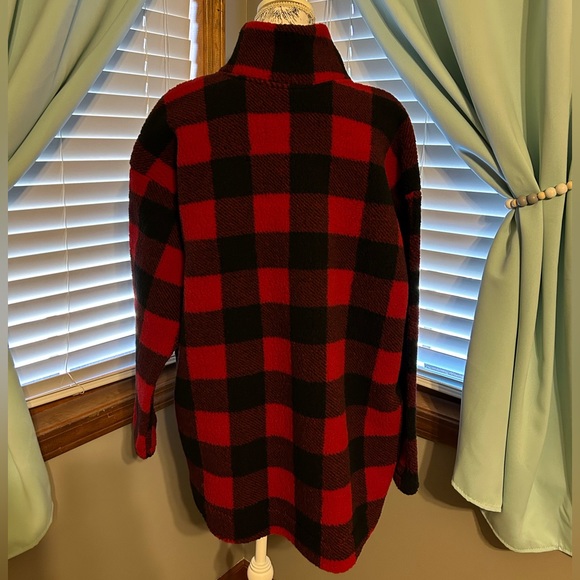 Old Navy Sherpa 1/4-Zip Pullover - Picture 5 of 6